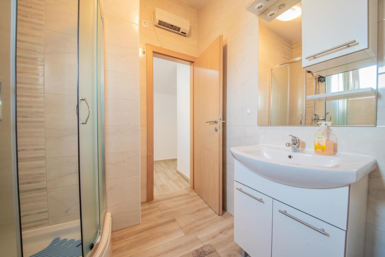 Apartman Eva Vrsi Exterior foto